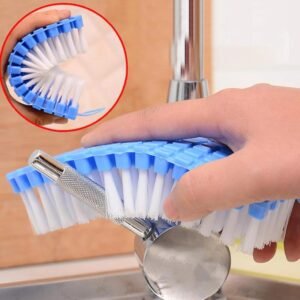 Flexible cleaning brush