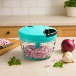 manual pull-string vegetable chopper 1Pc with hand-pulled cord mechanism that rotates internal stainless steel blades to quickly dice, chop, and mince ingredients like onions, garlic, and herbs (550ml)